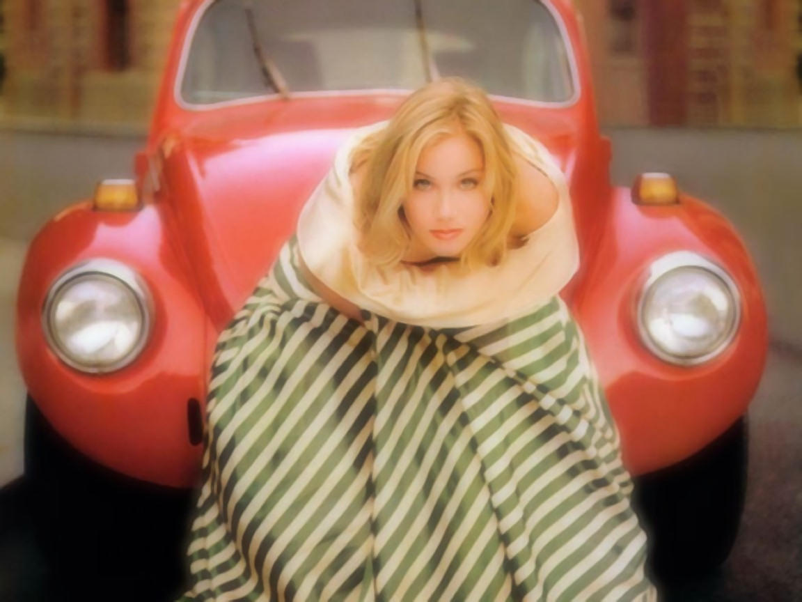 ChristinaApplegate_001.jpg
