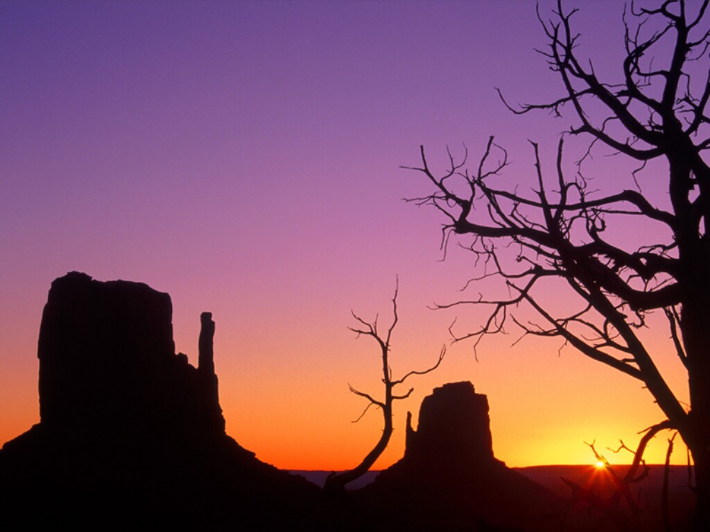 Sunrise, Monument Valley.jpg